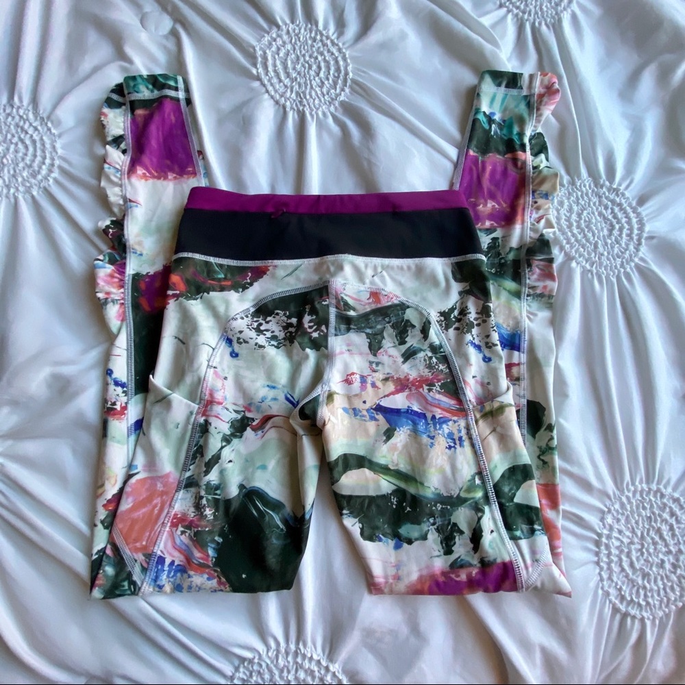 Lululemon Speed Tight in Pigment Wave Multi